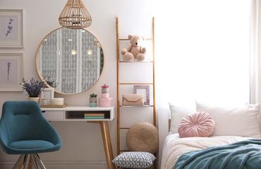 Decorative wall mirrors - an effective interior decoration