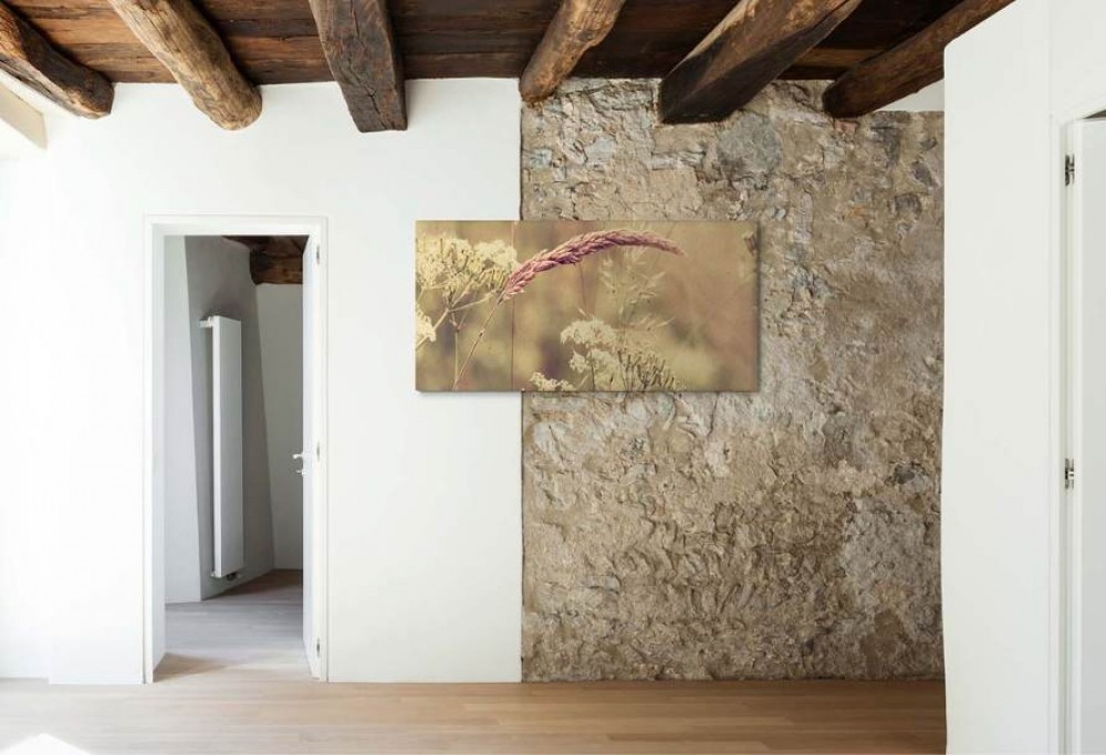 Art meets space: how boho wall art enliven loft interiors