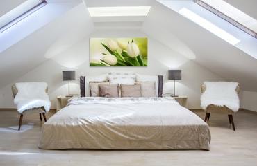 Attic bedroom - arranging a room with slanted ceilings